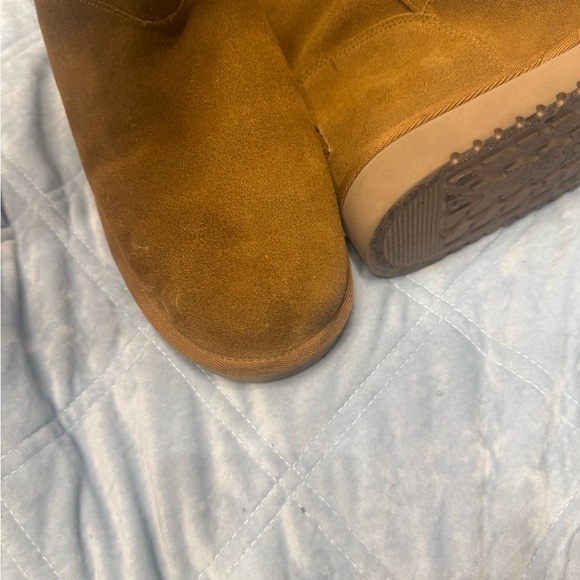 Kookaburra by Ugg Cozy Tan Shearling Boots - Picture 3 of 6